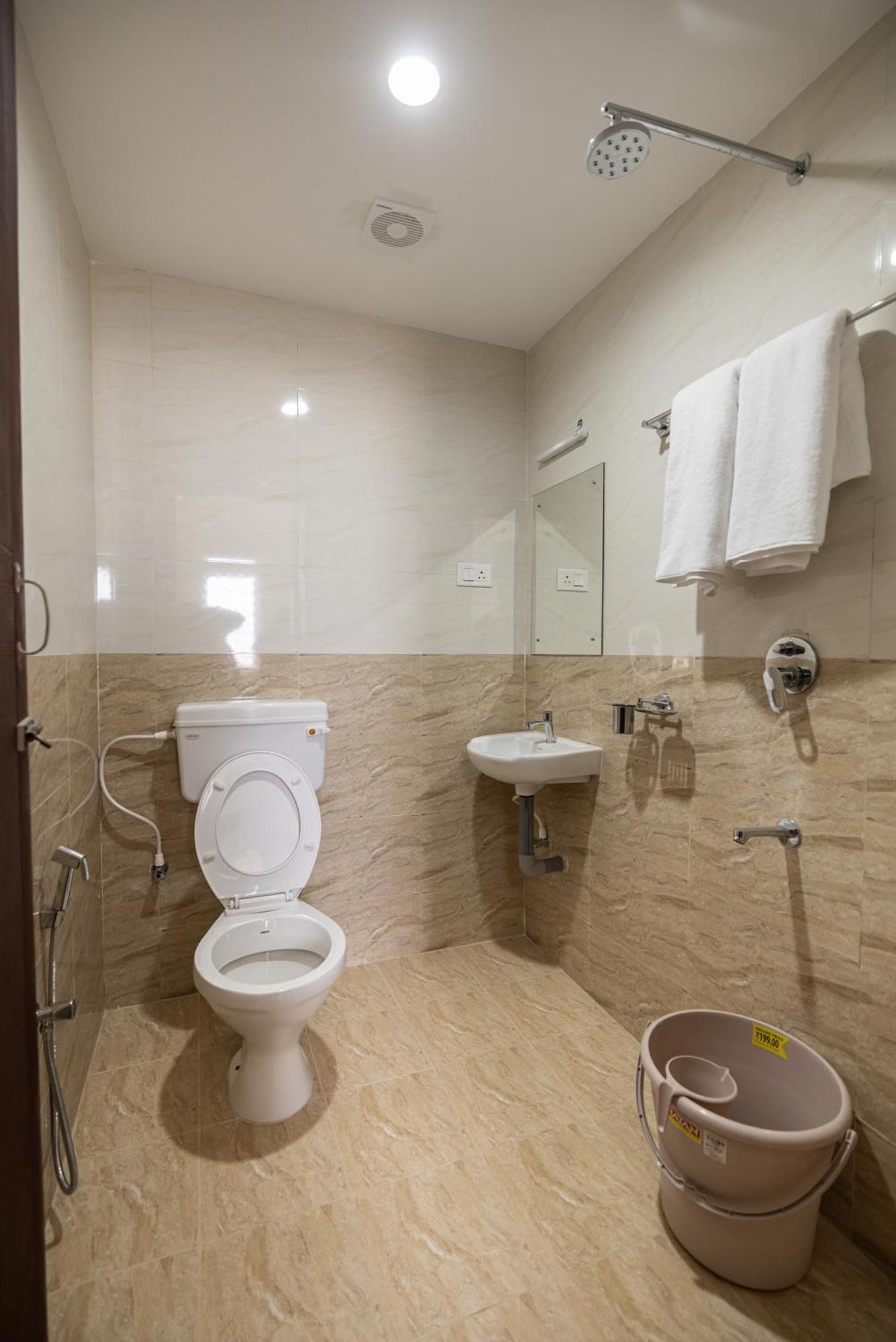 Отель Viba Residency Коимбатур Экстерьер фото